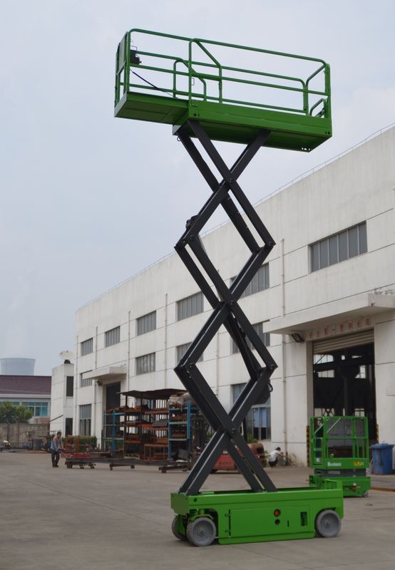 Electric Self Propelled Scissor Lift Table Aerial Working Platform 230kg Loading Capacity